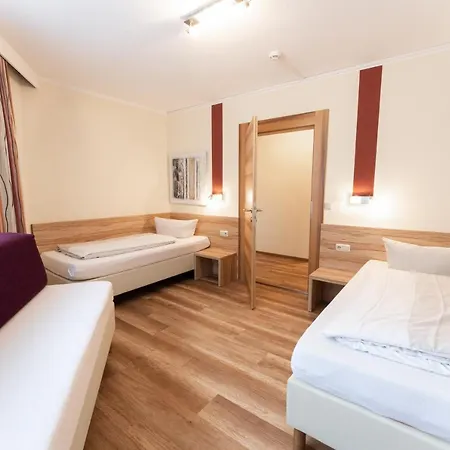 Aparthotel Dorfplatzl Garni Tux Exterior photo