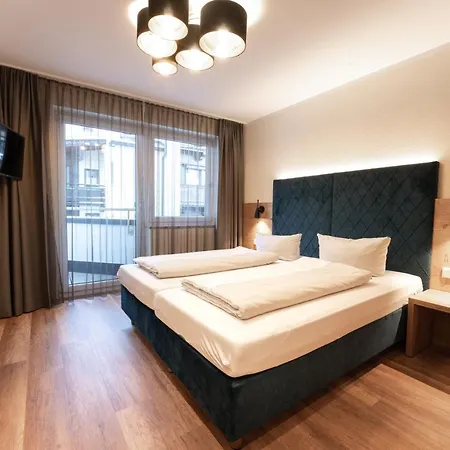 Aparthotel Dorfplatzl Garni Tux Exterior photo