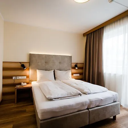 Aparthotel Dorfplatzl Garni Tux Exterior photo
