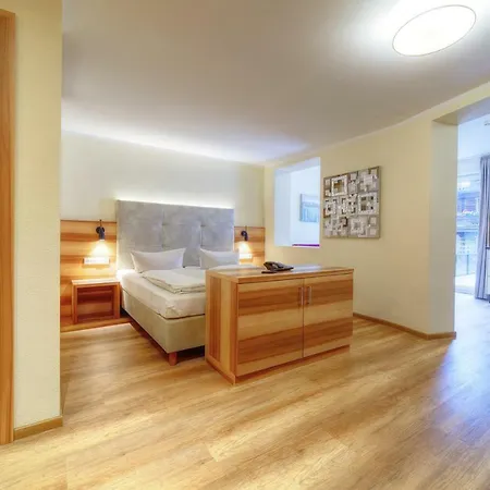 Aparthotel Dorfplatzl Garni Tux Exterior photo