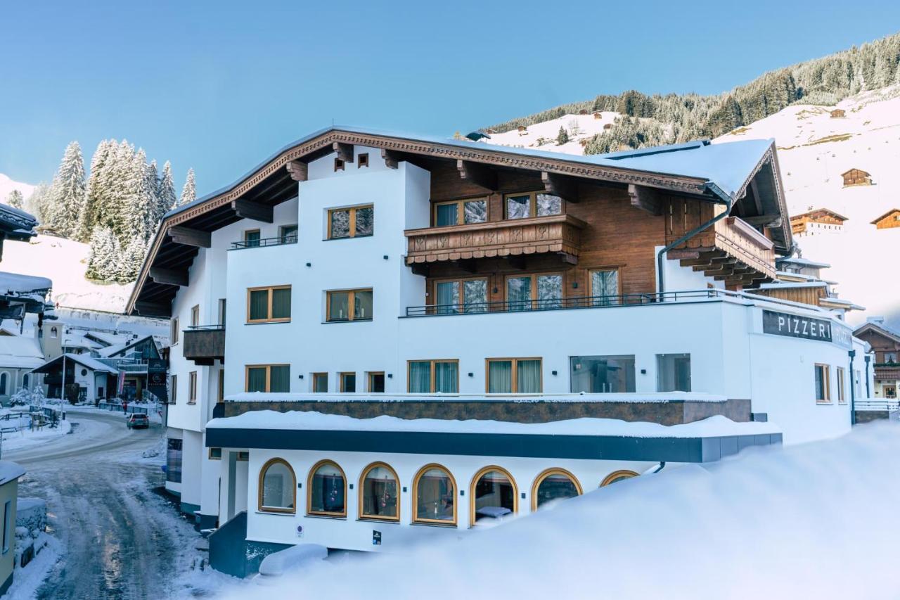 Appart hôtel Dorfplatzl Garni Tux