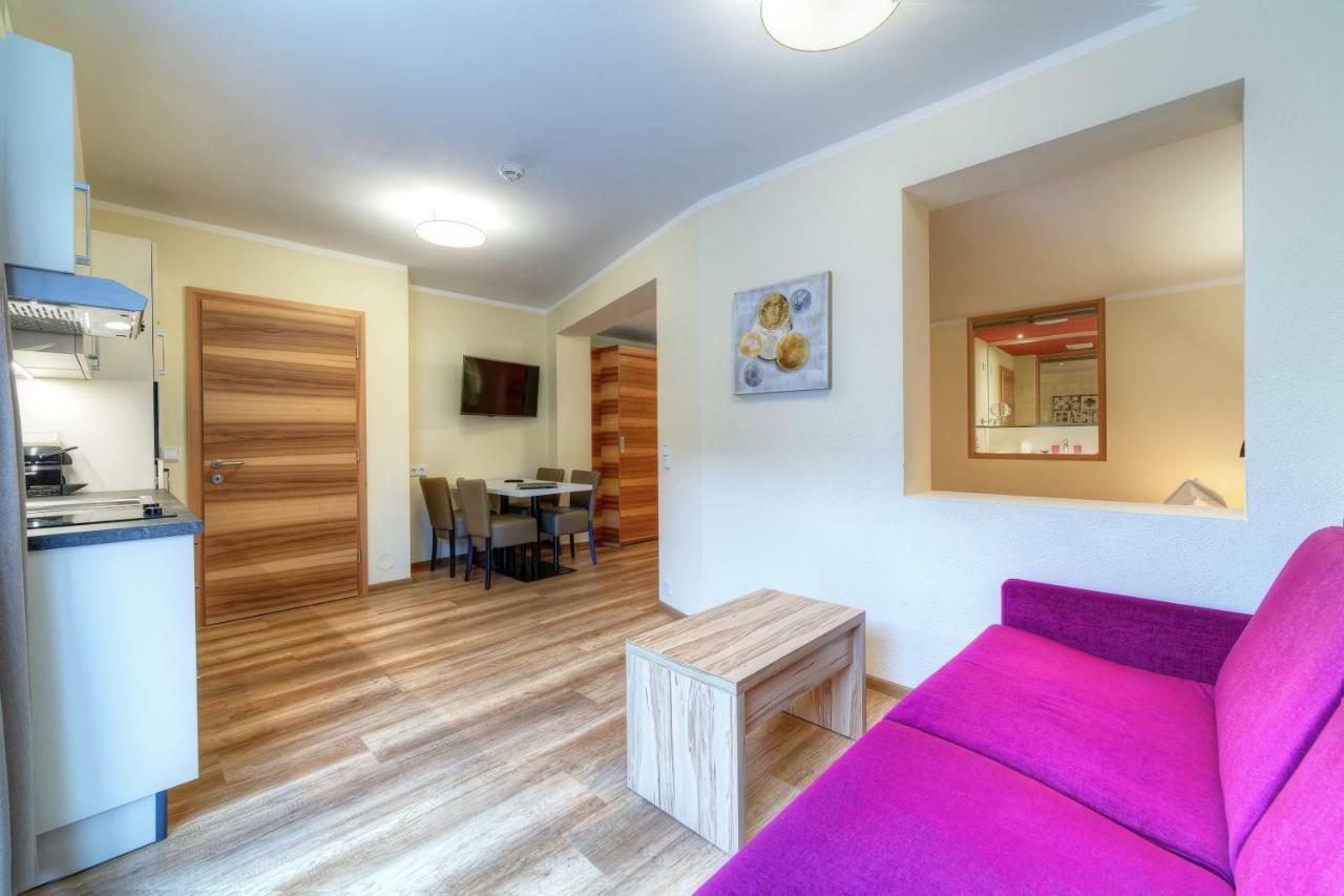 Aparthotel Dorfplatzl Garni Tux
