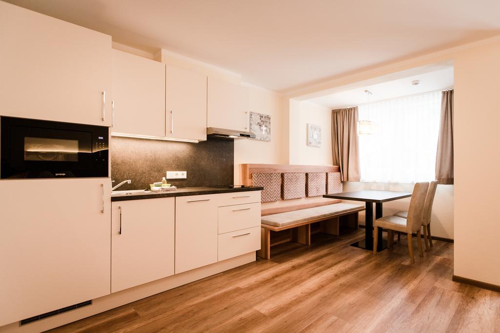 Dorfplatzl Garni Aparthotel Tux