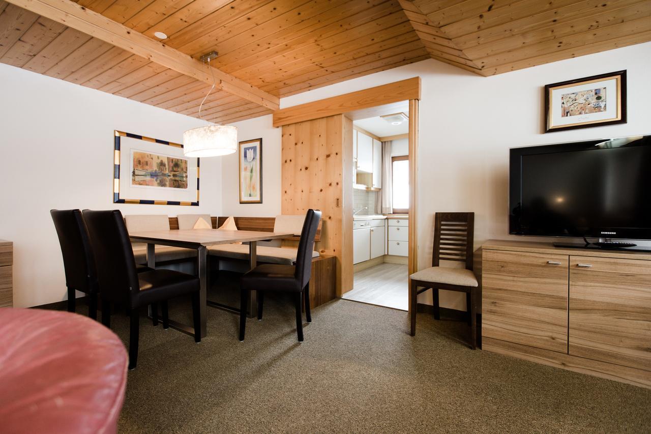 Aparthotel Dorfplatzl Garni Tux